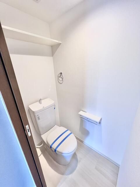 トイレ　参考写真（同物件別部屋）