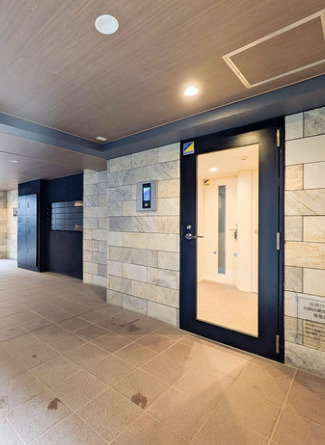 エントランス　建物の内部です