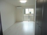 居室・リビング　同じ建物の別なお部屋