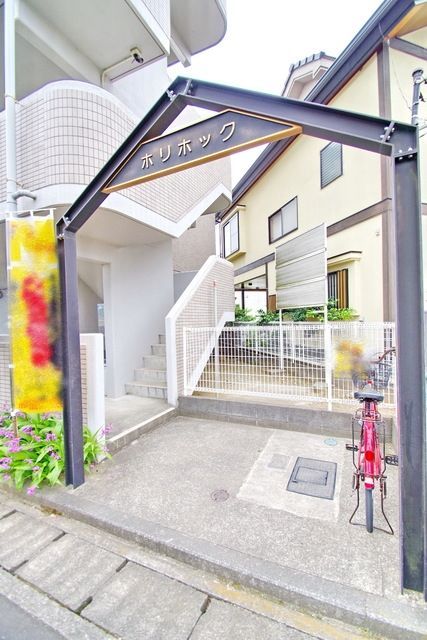エントランス　★お部屋探しはタウンハウジング稲田堤店まで★