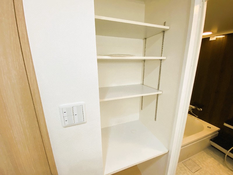 その他設備　洗面所にちょっとした棚はありがたい！