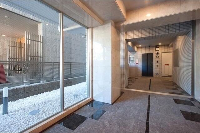 ロビー　オートロック付きです