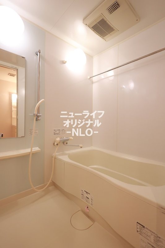 バス・シャワールーム　追焚機能はもちろん浴室乾燥機付きです！