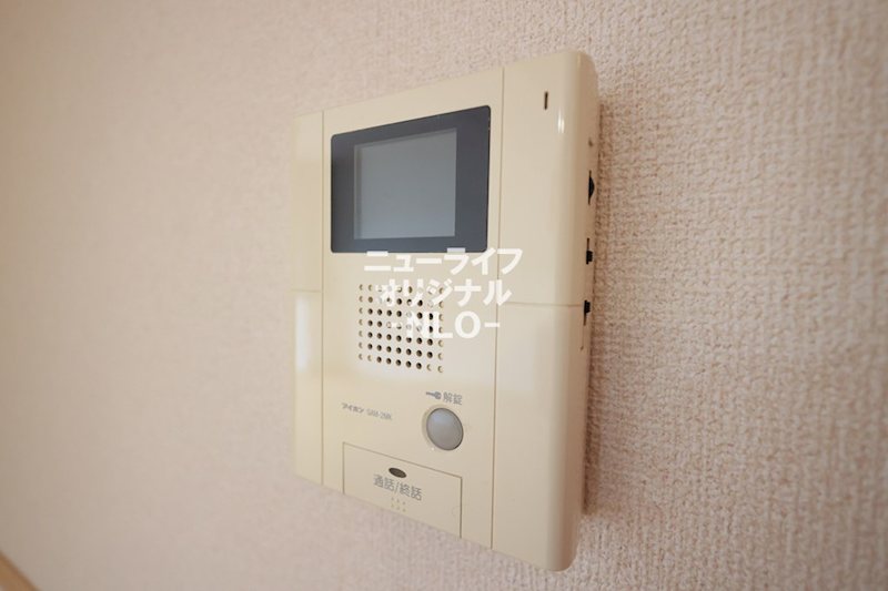 セキュリティ　事前に訪問者を目視してから対応できるTVモニターホン付！