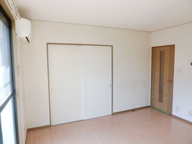 その他部屋・スペース　リビングにはエアコンが付いています