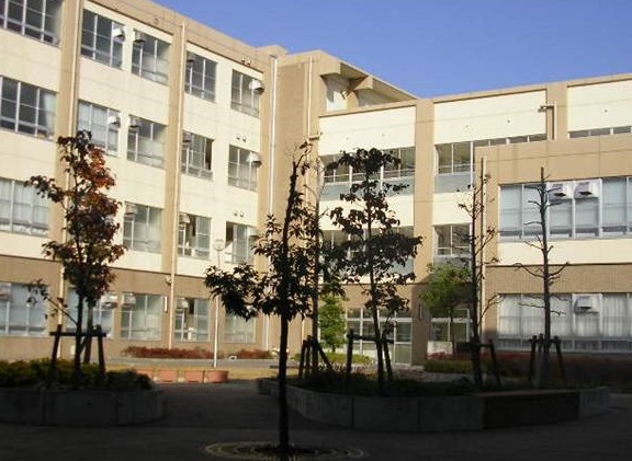 中学校　名古屋市立神の倉中学校（中学校）まで1174m