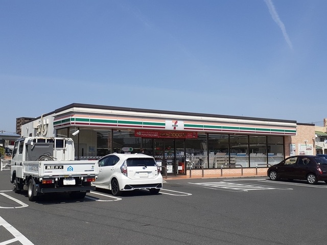 コンビニ　セブンイレブン豊成３丁目店（コンビニ）まで300m