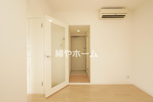 その他部屋・スペース　広くて明るい寝室