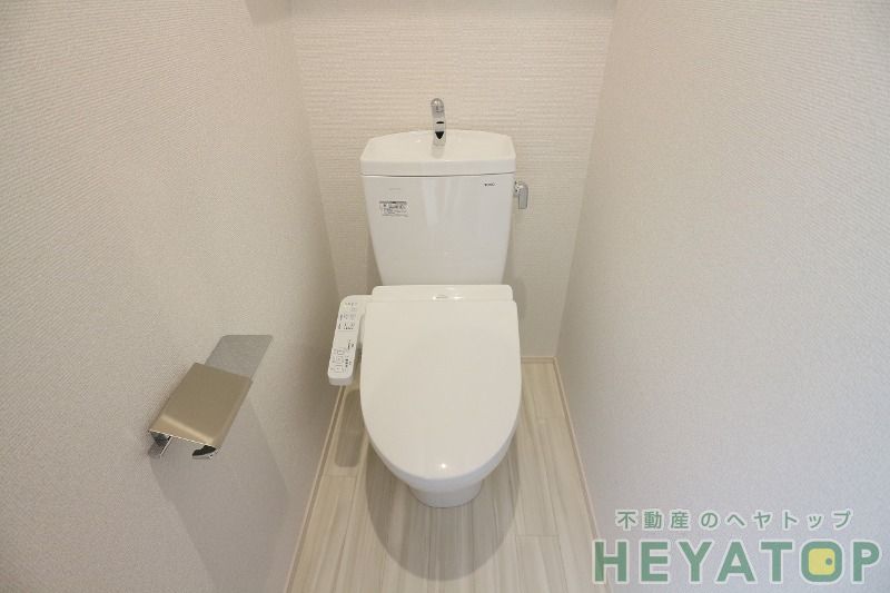 トイレ　温水洗浄便座（同仕様写真）