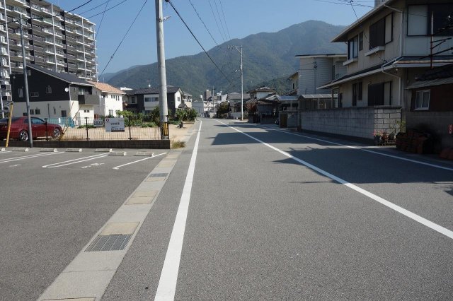 その他　交通量も少なく自転車などの移動も便利な前面道路。