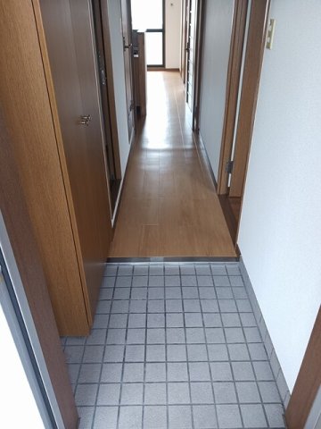 玄関　ゆったりとした玄関です