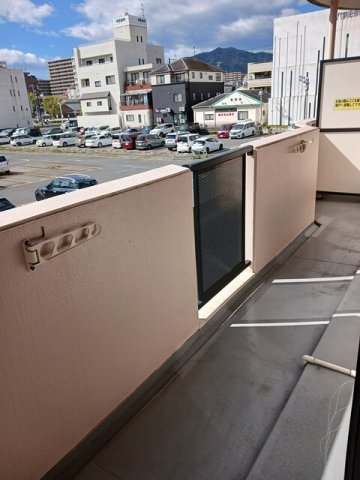 バルコニー　開放的で明るい空間を演出してくれるバルコニーです