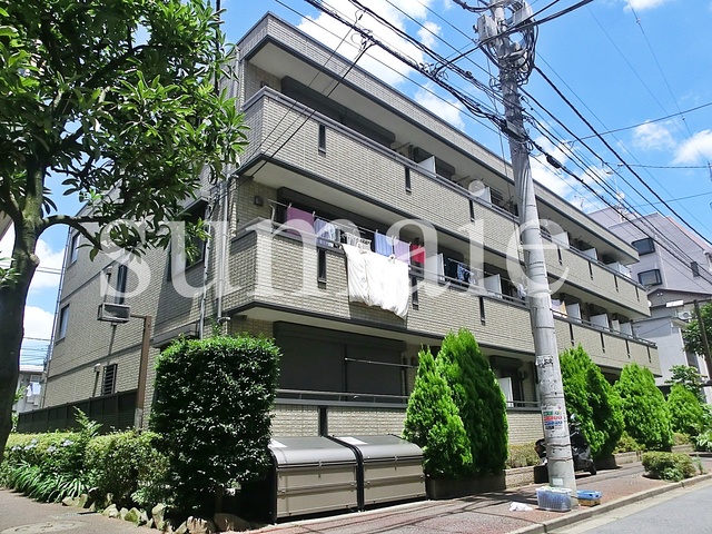建物外観　閑静な住宅街に位置する建物！商店街も近いです♪