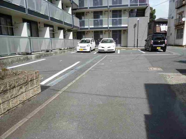 駐車場　駐車場