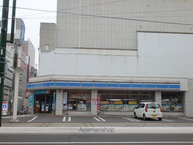 コンビニ　ローソン（コンビニ）まで136m