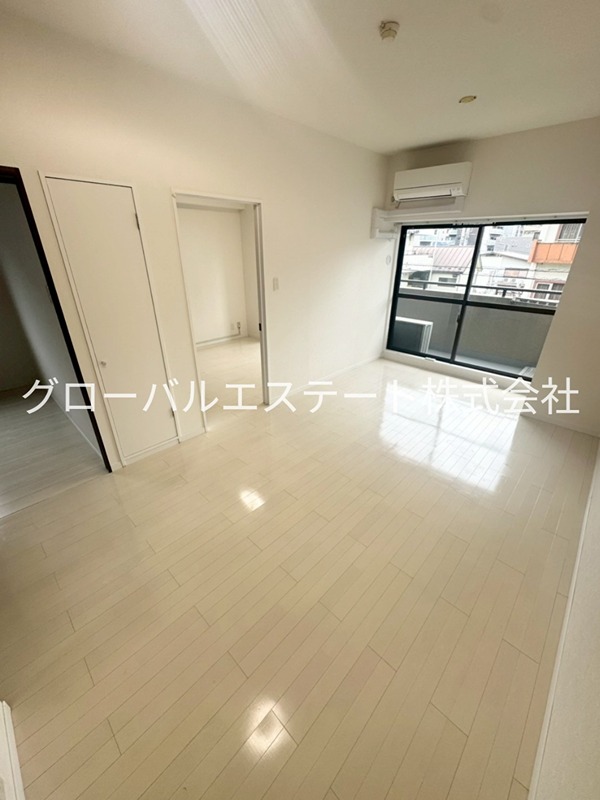 メゾン・ド・クールの居間写真