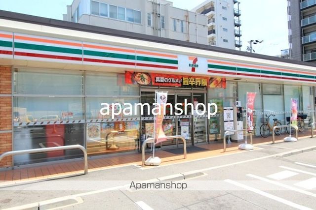 コンビニ　セブンイレブン（コンビニ）まで10m