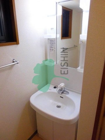 洗面設備　シンプルで使いやすい洗面台です！