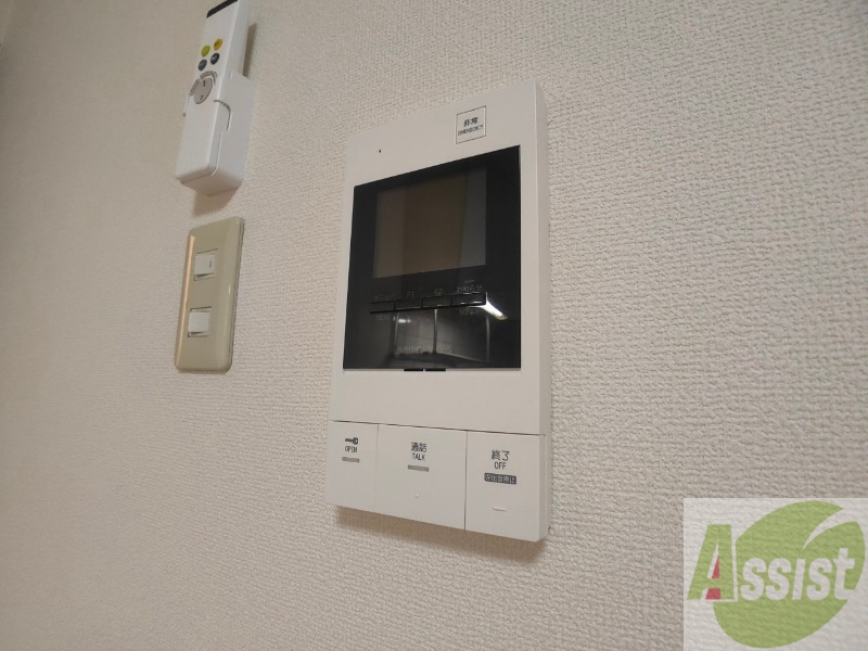 セキュリティ　ＴＶモニター付インターホンです。来客者の顔が見えるので安心！