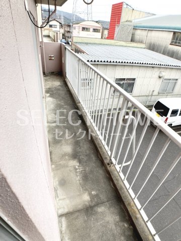 バルコニー　開放的で明るい空間を演出してくれるバルコニーです