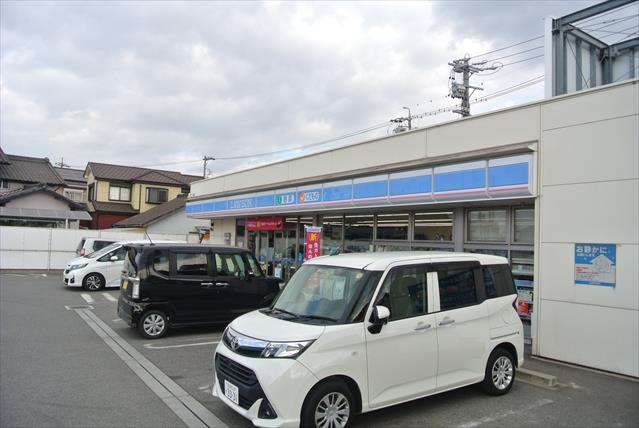 コンビニ　ローソン知多八幡店（コンビニ）まで487m