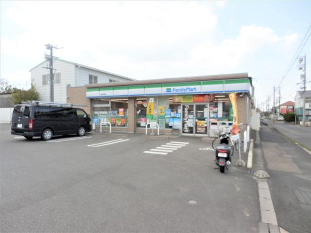 コンビニ　ファミリーマート知多寺本店（コンビニ）まで573m