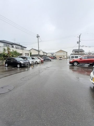 駐車場　駐車場完備です