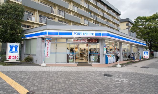 コンビニ　ローソンポートストア辰巳店（コンビニ）まで210m