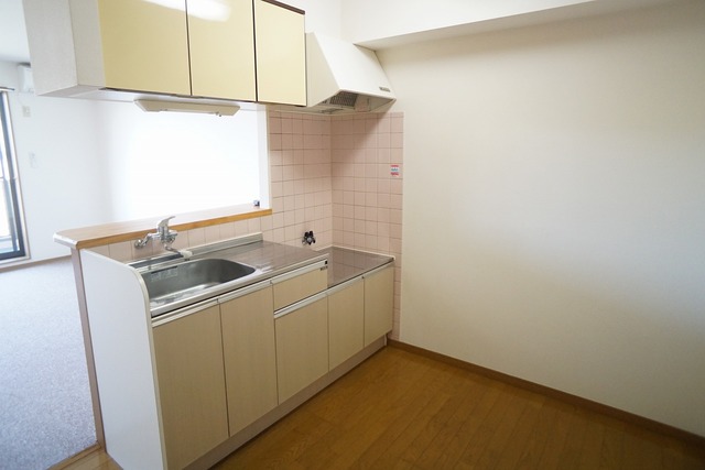 キッチン　※別部屋の参考写真となります。