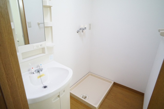 洗面設備　※別部屋の参考写真となります。