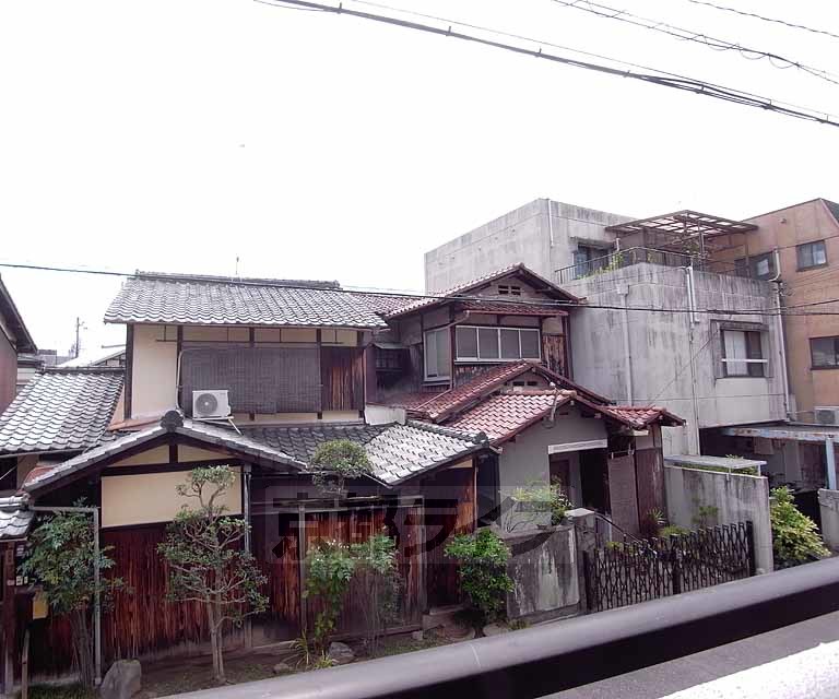 眺望　低層区域なので２階でもたっぷり空が見えます。