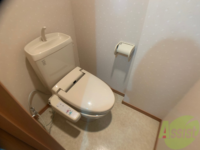 トイレ　シャワー付きのトイレは清潔感があって良いですね～。