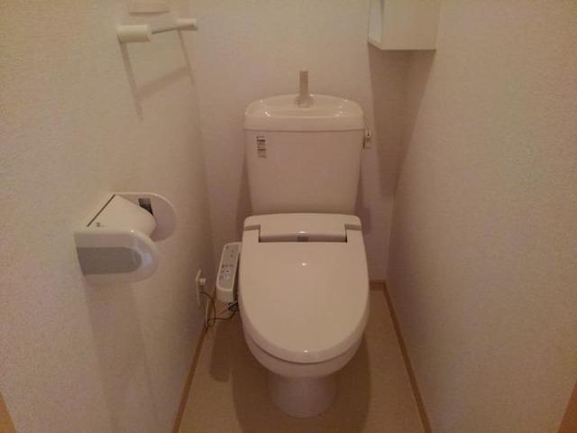 ＪＲ赤穂線 西相生駅 徒歩12分 2階建 築17年のトイレ写真