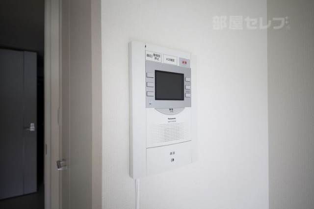 セキュリティ　反転の間取りの写真を使用しています