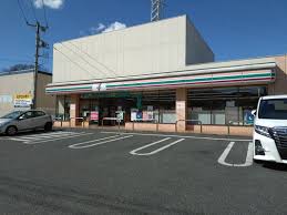 コンビニ　セブンイレブン足立綾瀬4丁目店（コンビニ）まで189m
