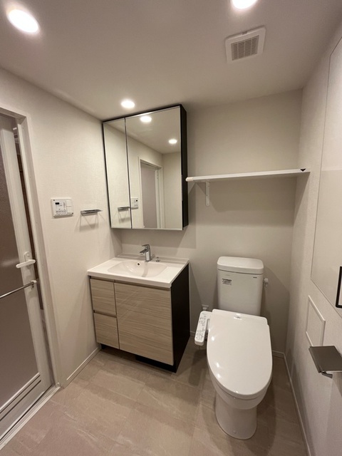 トイレ　※写真は同タイプ住戸です。