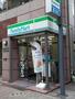 コンビニ　ファミリーマート新宿荒木町店（コンビニ）まで126m