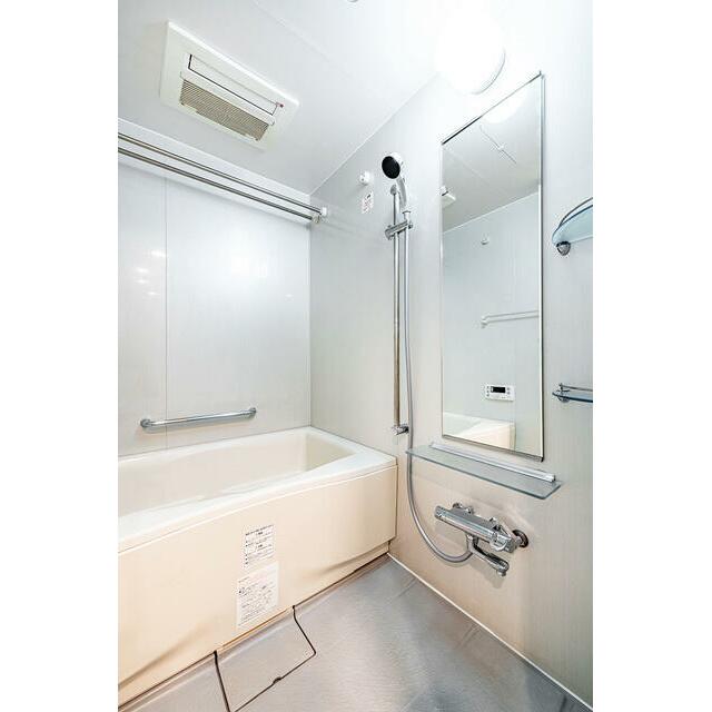 バス・シャワールーム　※写真は同タイプ住戸です。