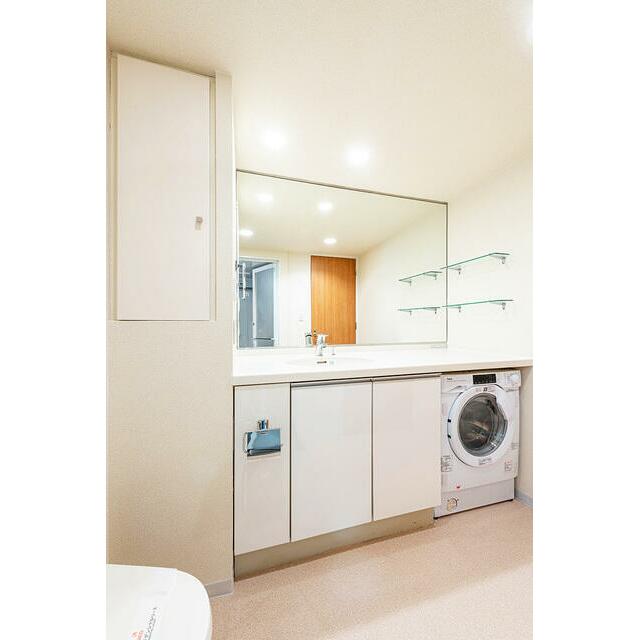 洗面設備　※写真は同タイプ住戸です。