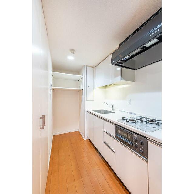 キッチン　※写真は同タイプ住戸です。