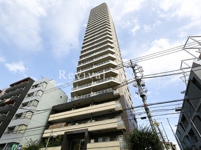 建物外観　タワー型マンションで重厚感があります