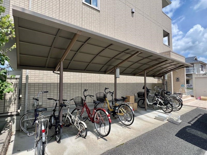 その他共有部分　屋根付きの駐輪場
