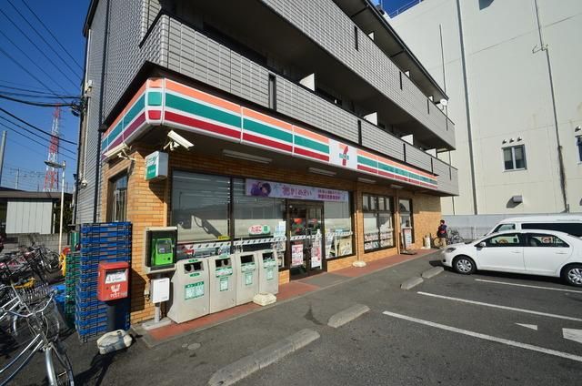 コンビニ　セブンイレブン（コンビニ）まで750m