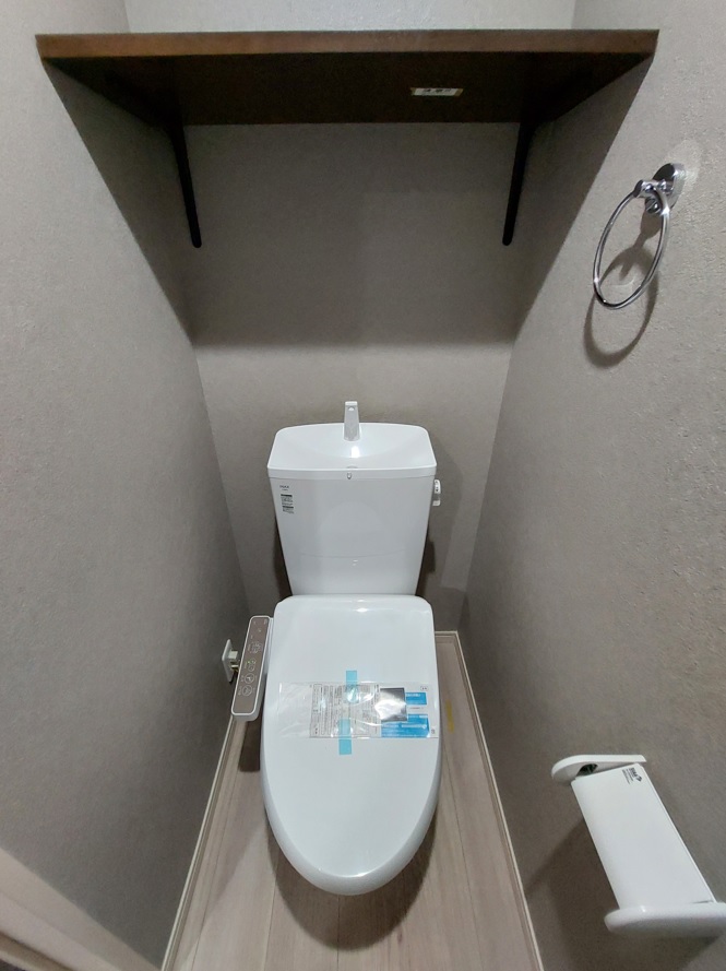 トイレ　温水洗浄便座付きです
