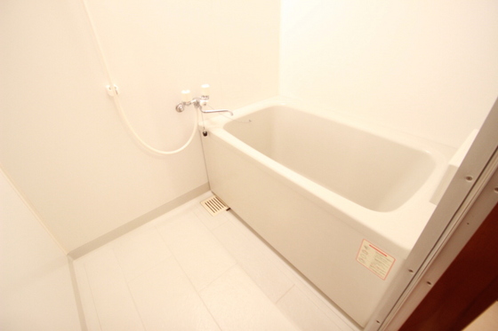 バス・シャワールーム　他部屋の写真を使用しております。