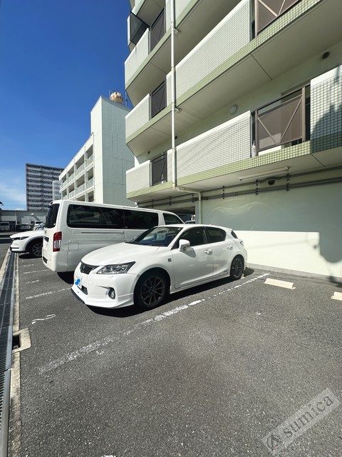 駐車場　敷地内駐車場を完備
