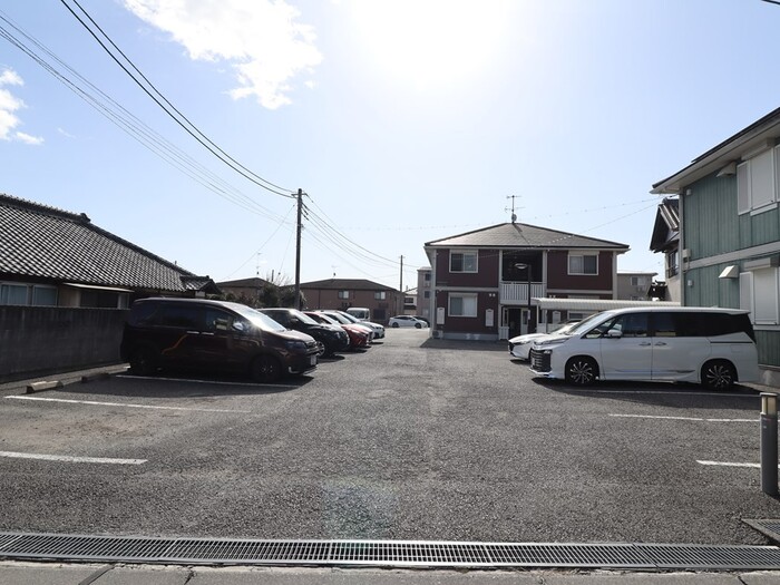駐車場　駐車場