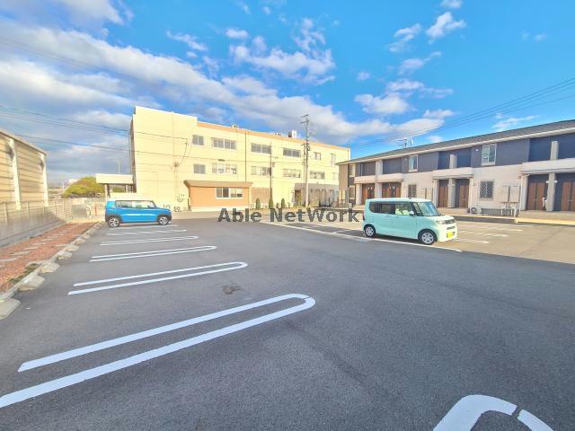 駐車場　駐車場