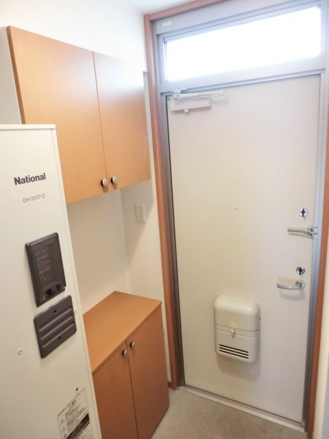 玄関　※同建物同仕様