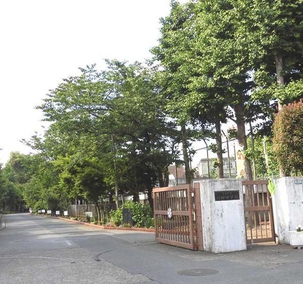中学校　草加市立川柳中学校（中学校）まで1427m